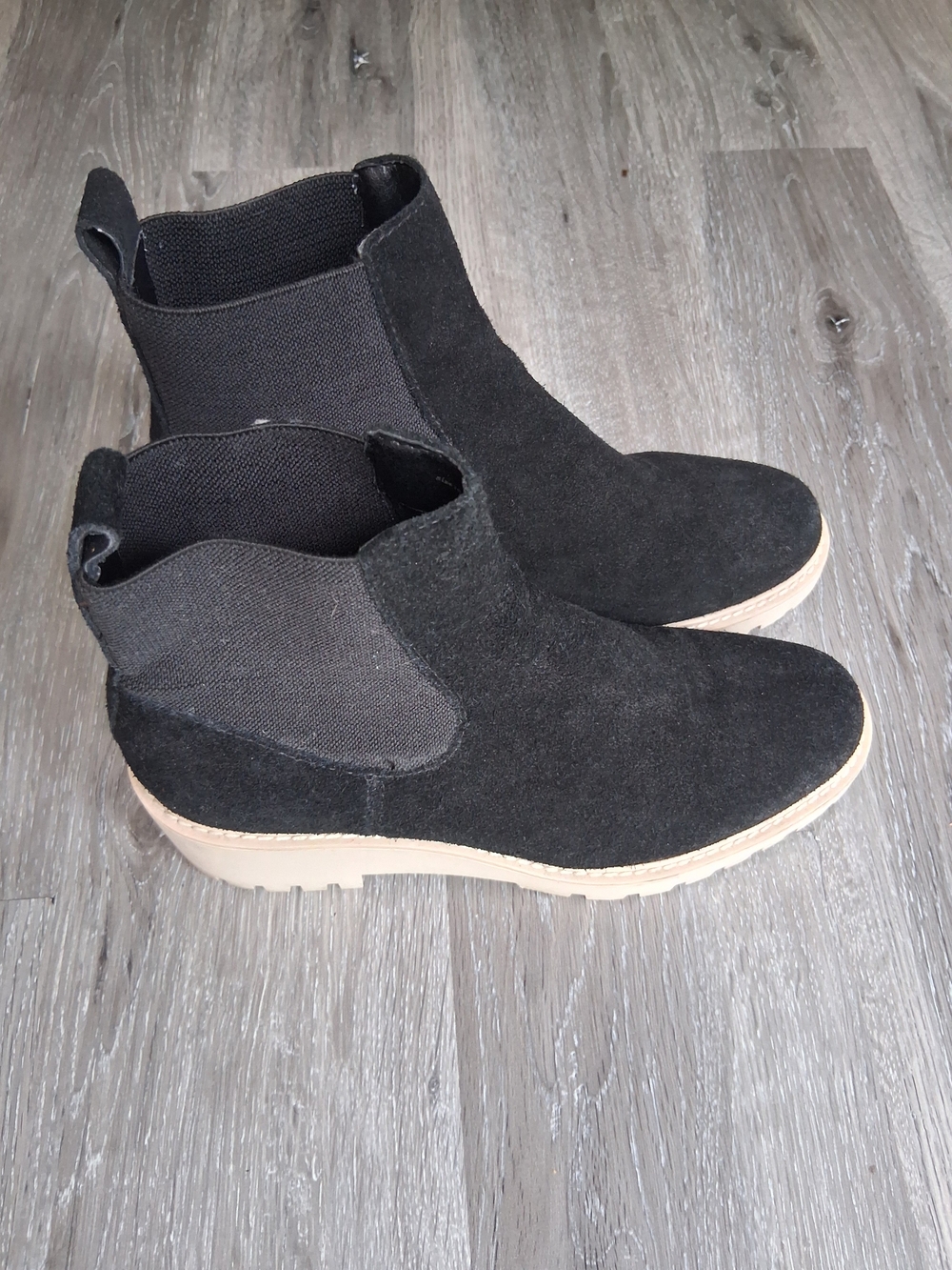 Dolce Vita Women's Black Haddie Chelsea Suede Boots Size 10